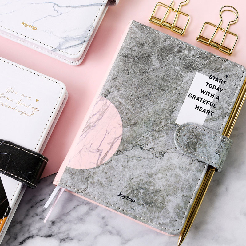 Зошто тетратките од камена хартија ги преземаат клупите во 2024 година? Зошто тетратките од камена хартија ги преземаат клупите во 2024 година?